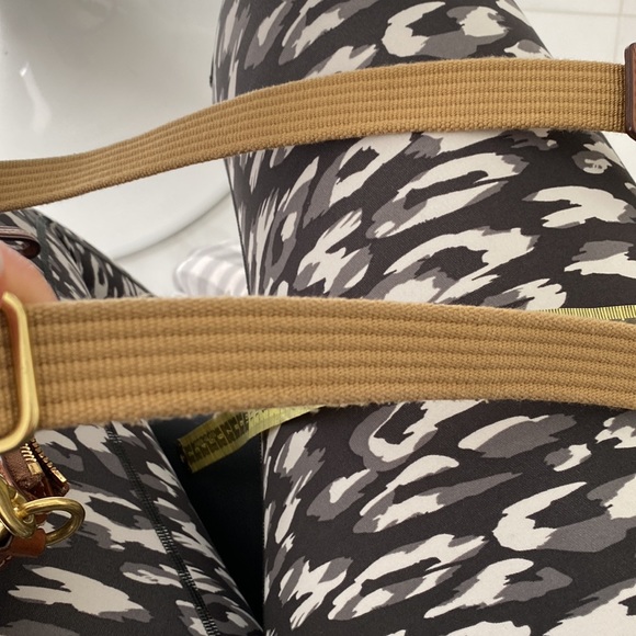 Coach side purse - Picture 10 of 11